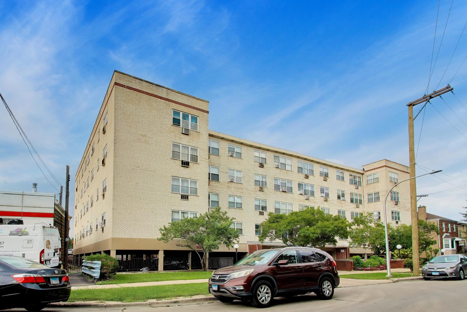 6040 N TROY Street Unit: 401