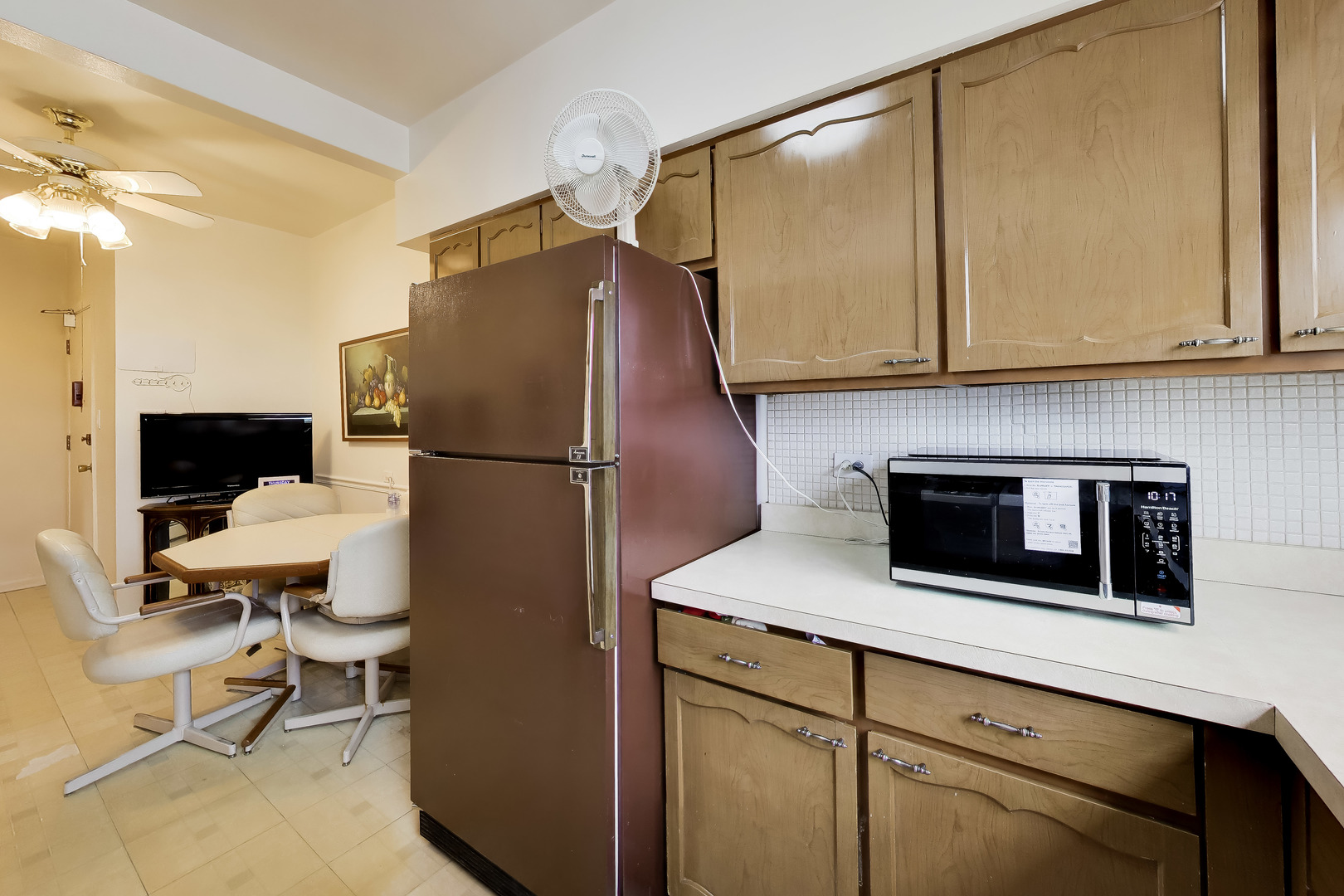 6040 N TROY Street Unit: 401