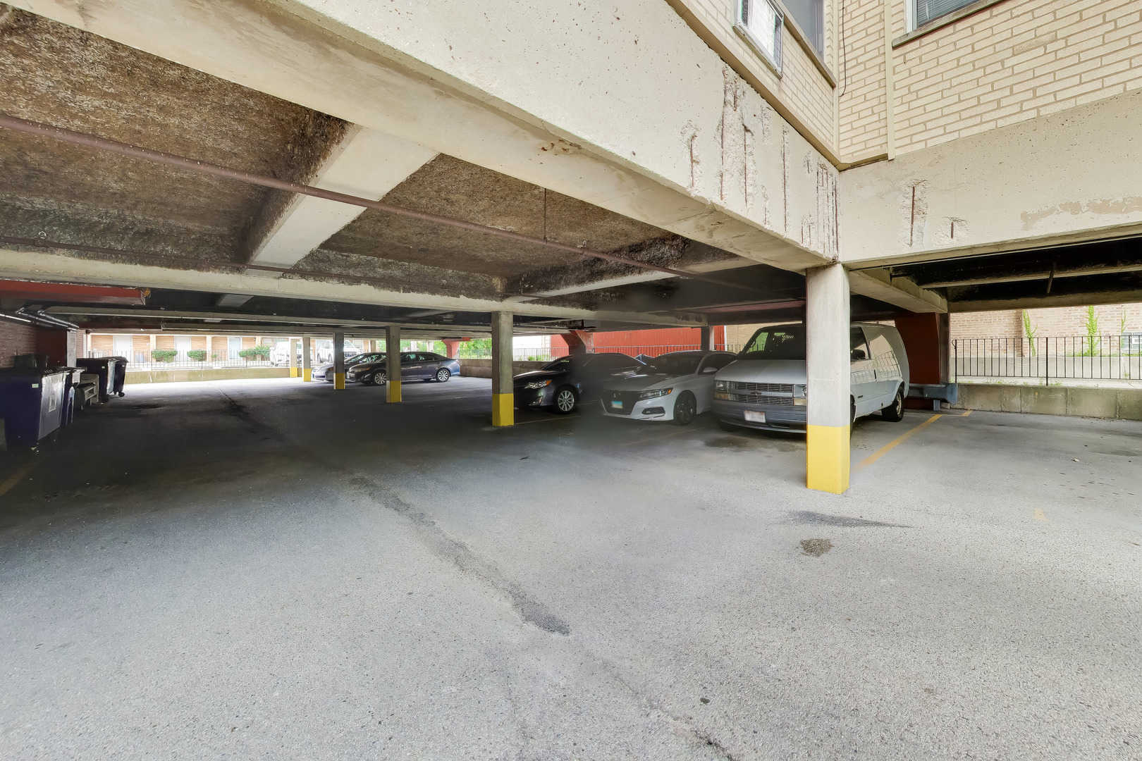 6040 N TROY Street Unit: 401