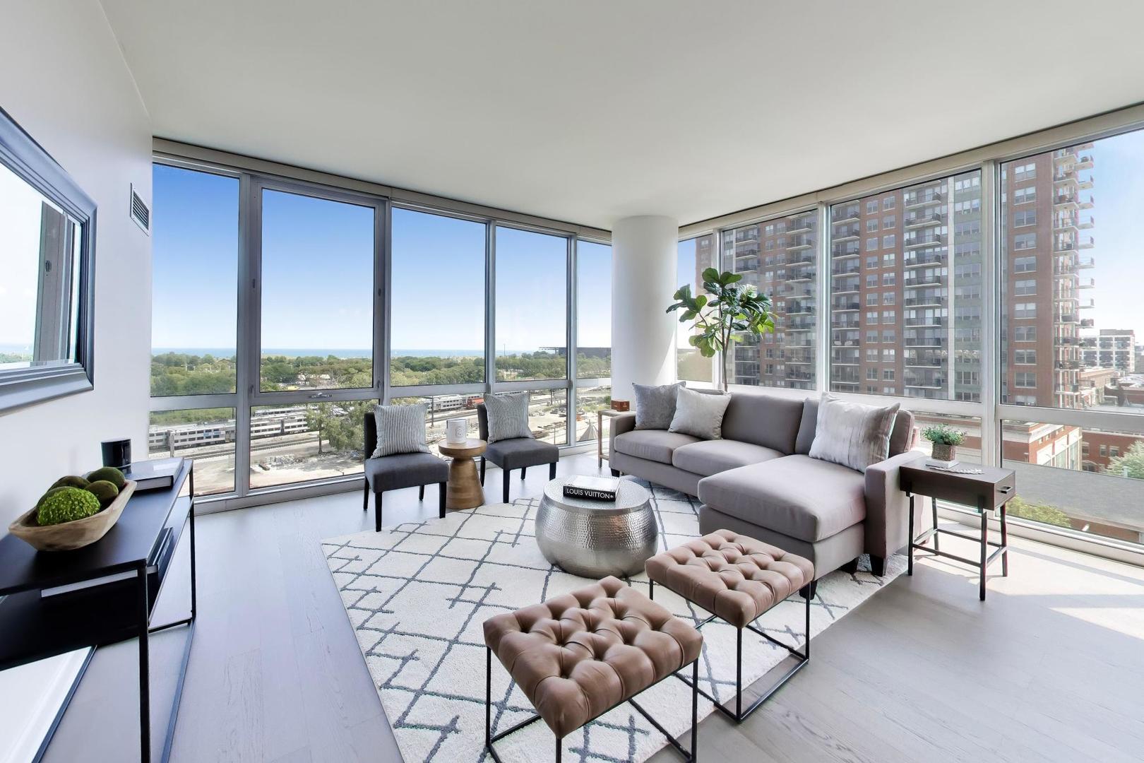 1629 S Prairie Avenue Unit: 805