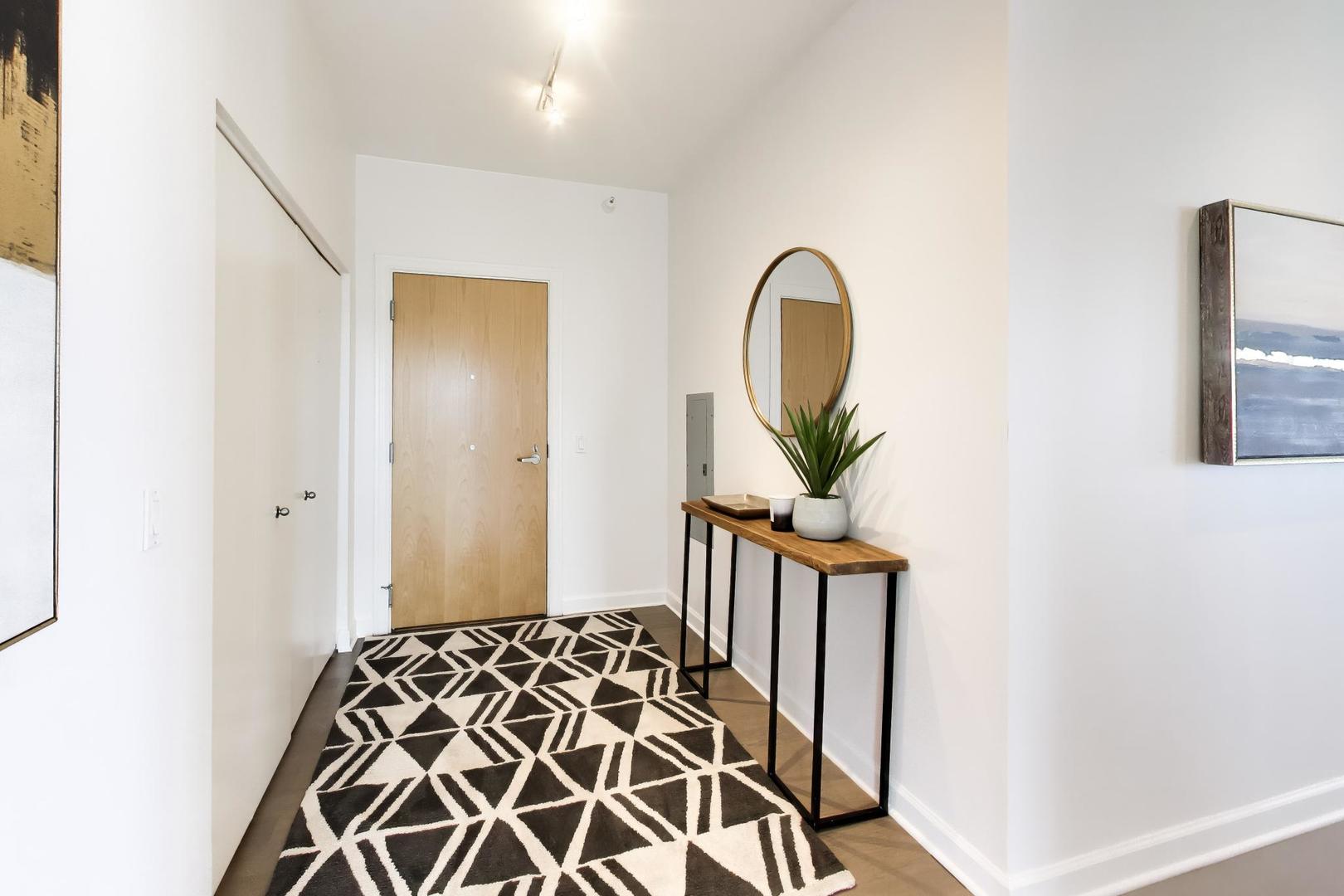 1629 S Prairie Avenue Unit: 805