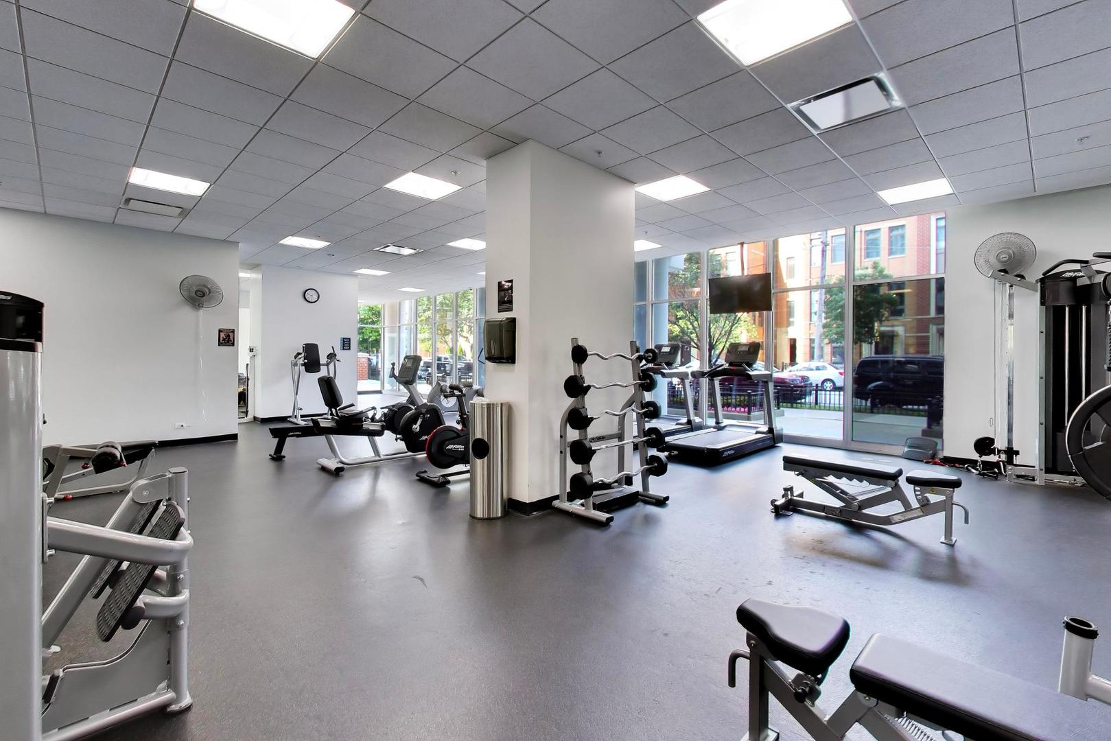 1629 S Prairie Avenue Unit: 805
