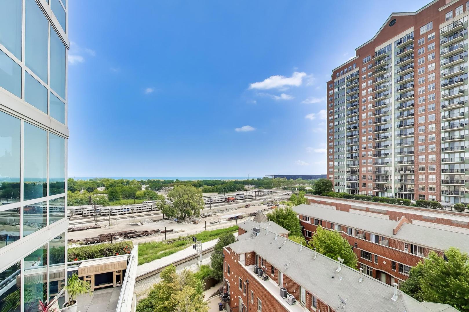 1629 S Prairie Avenue Unit: 805