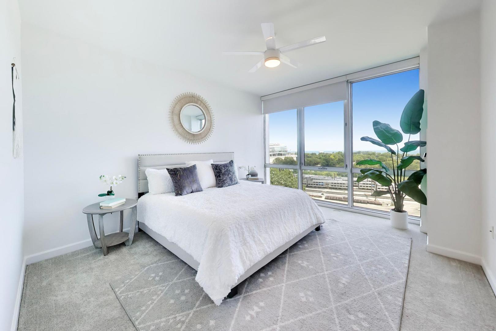 1629 S Prairie Avenue Unit: 805