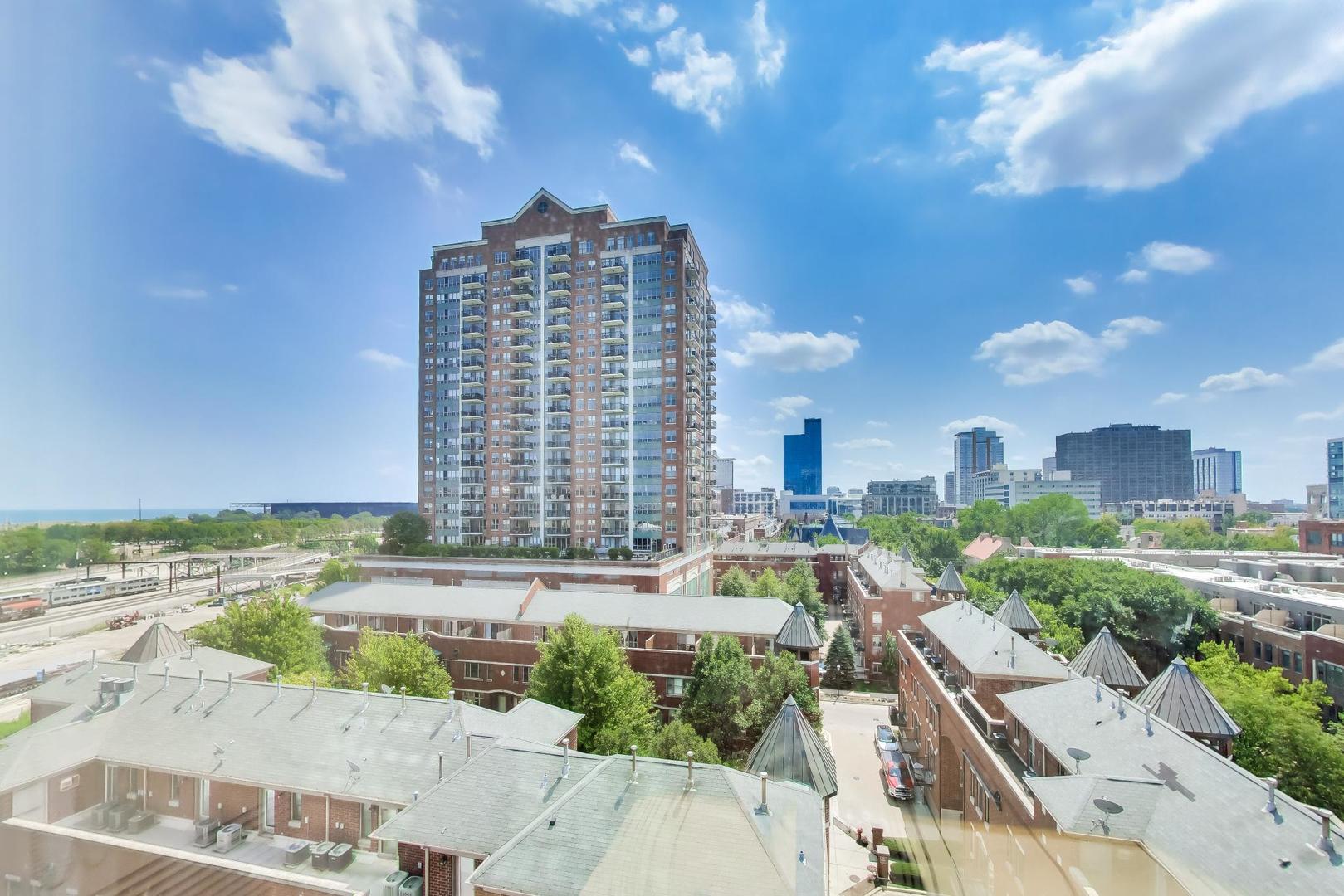 1629 S Prairie Avenue Unit: 805