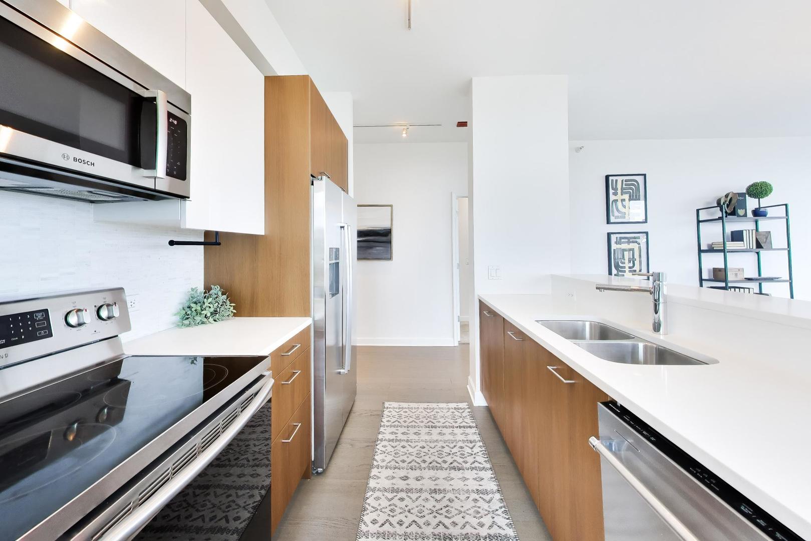 1629 S Prairie Avenue Unit: 805