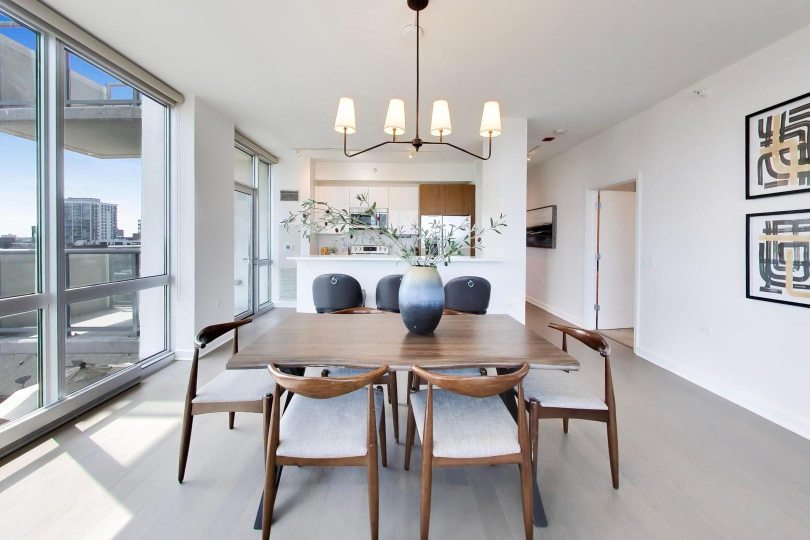 1629 S Prairie Avenue Unit: 805
