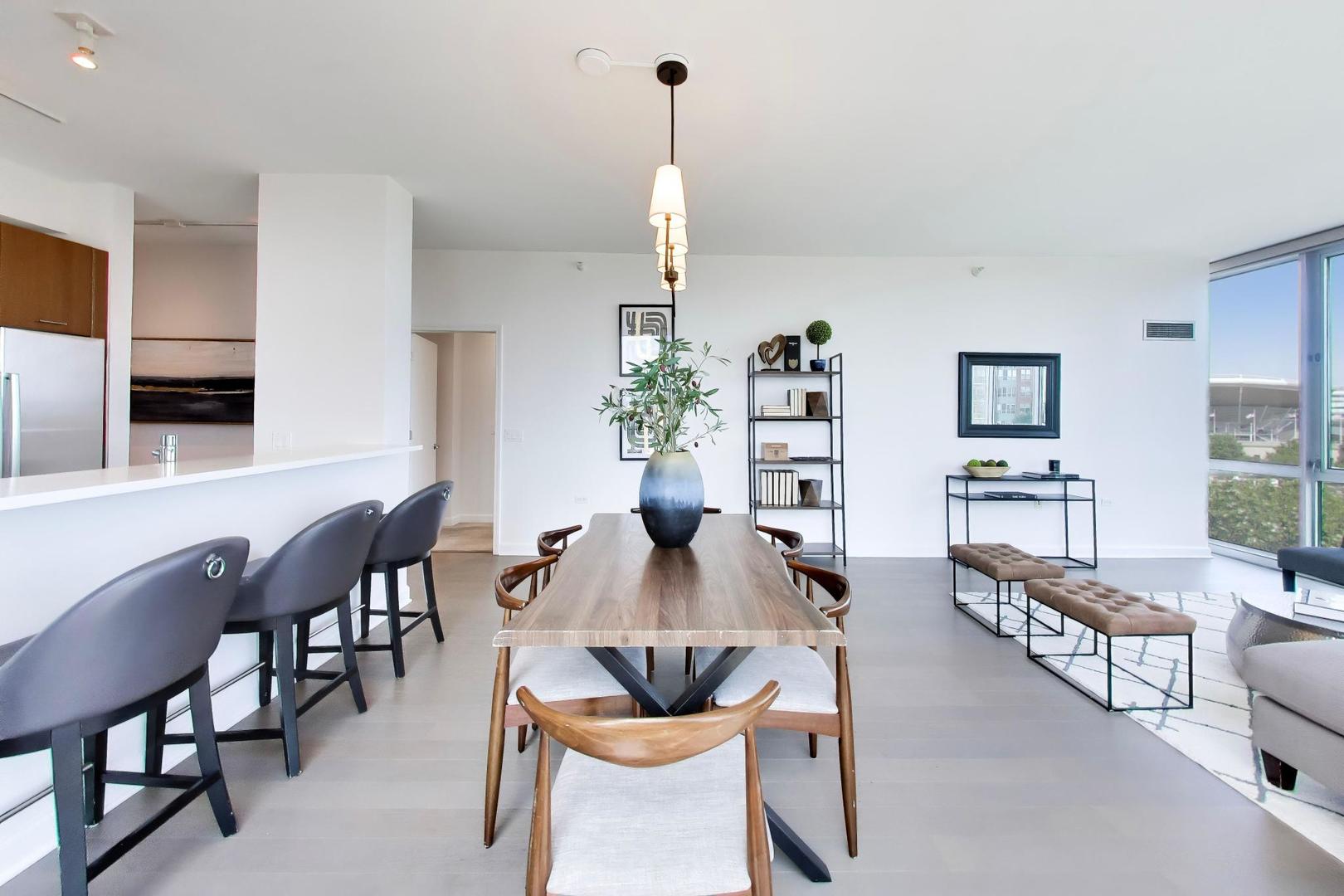 1629 S Prairie Avenue Unit: 805