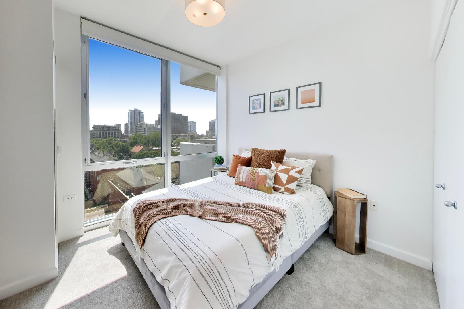 1629 S Prairie Avenue Unit: 805