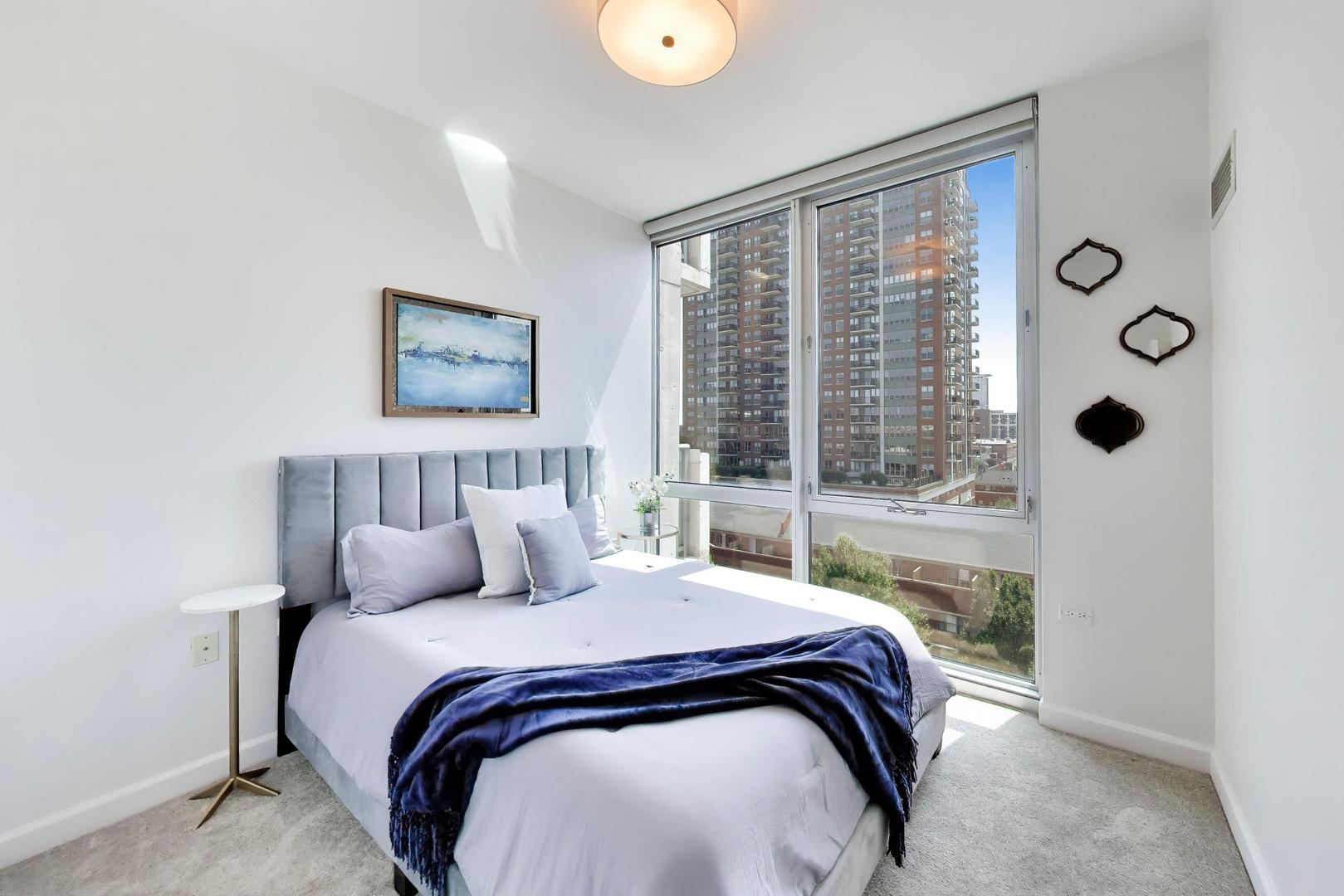 1629 S Prairie Avenue Unit: 805