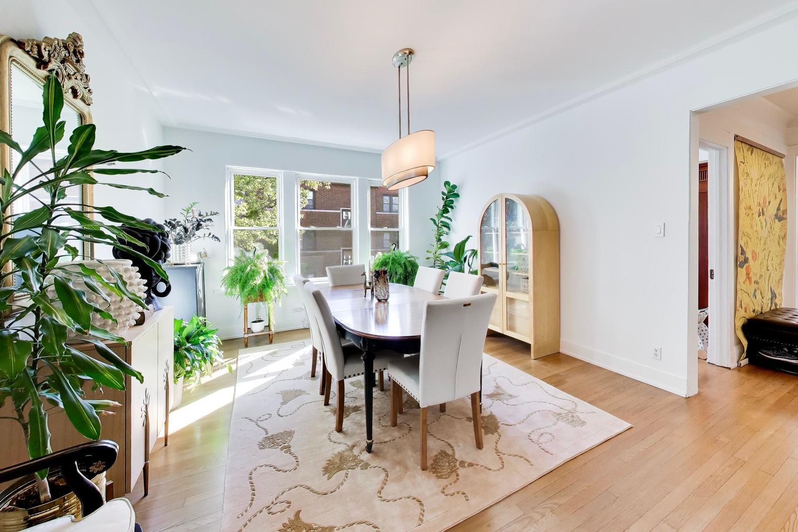 5853 N GLENWOOD Avenue Unit: 2S