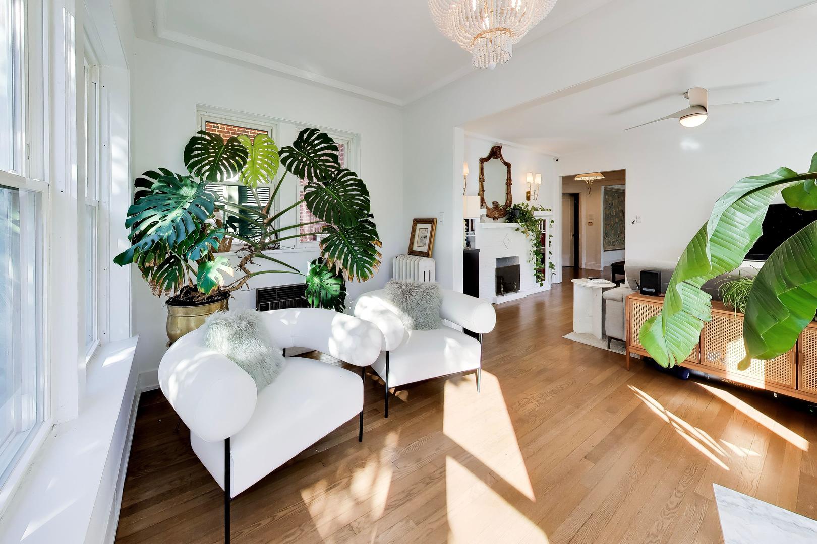 5853 N GLENWOOD Avenue Unit: 2S