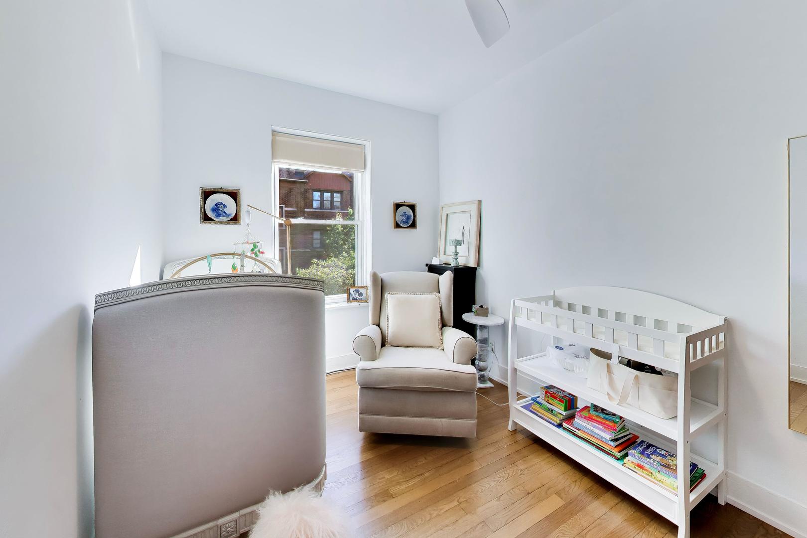 5853 N GLENWOOD Avenue Unit: 2S