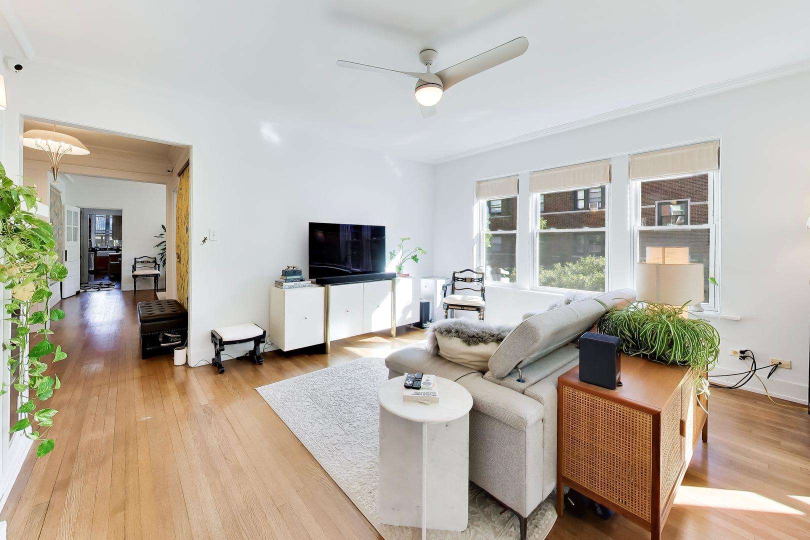 5853 N GLENWOOD Avenue Unit: 2S