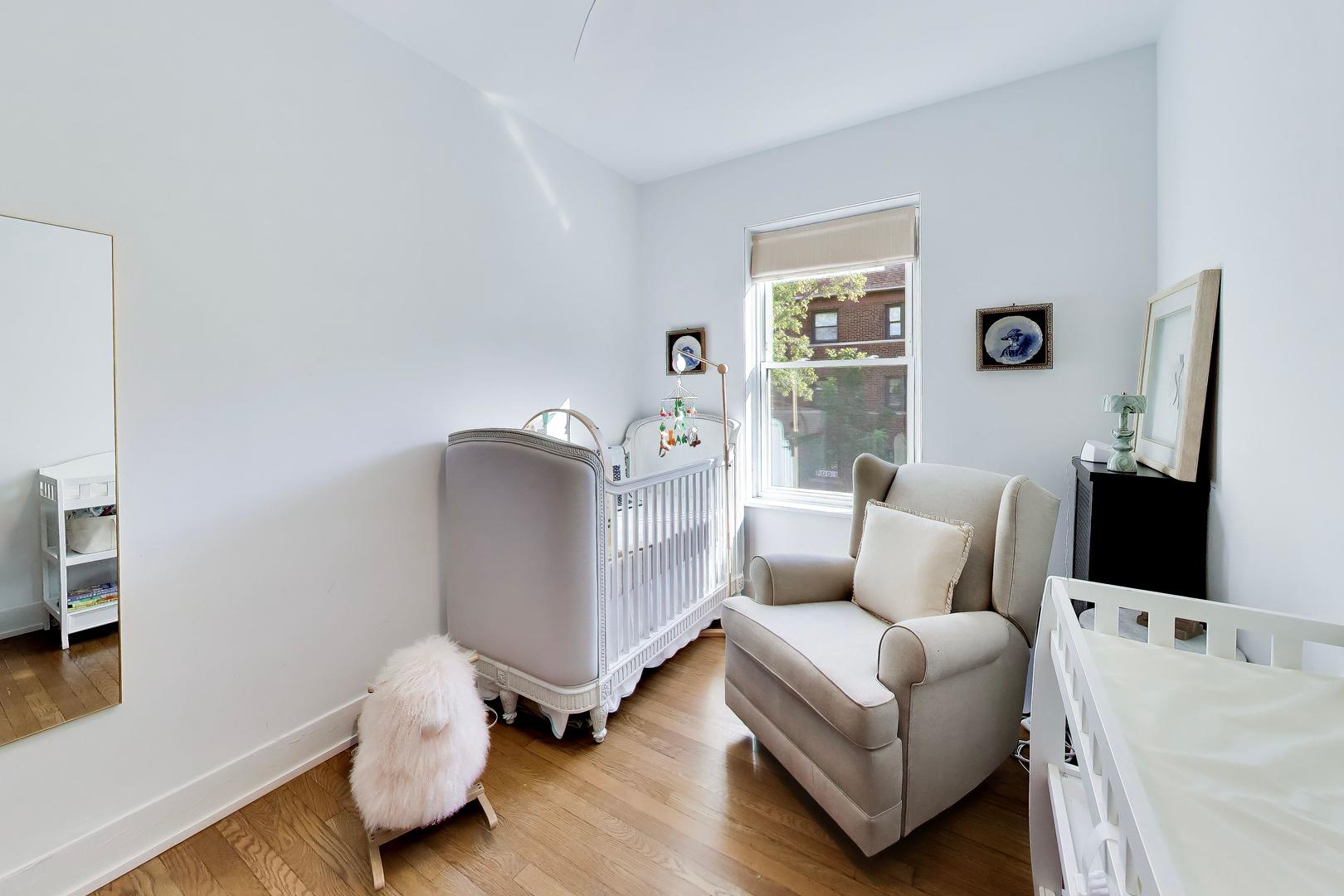 5853 N GLENWOOD Avenue Unit: 2S