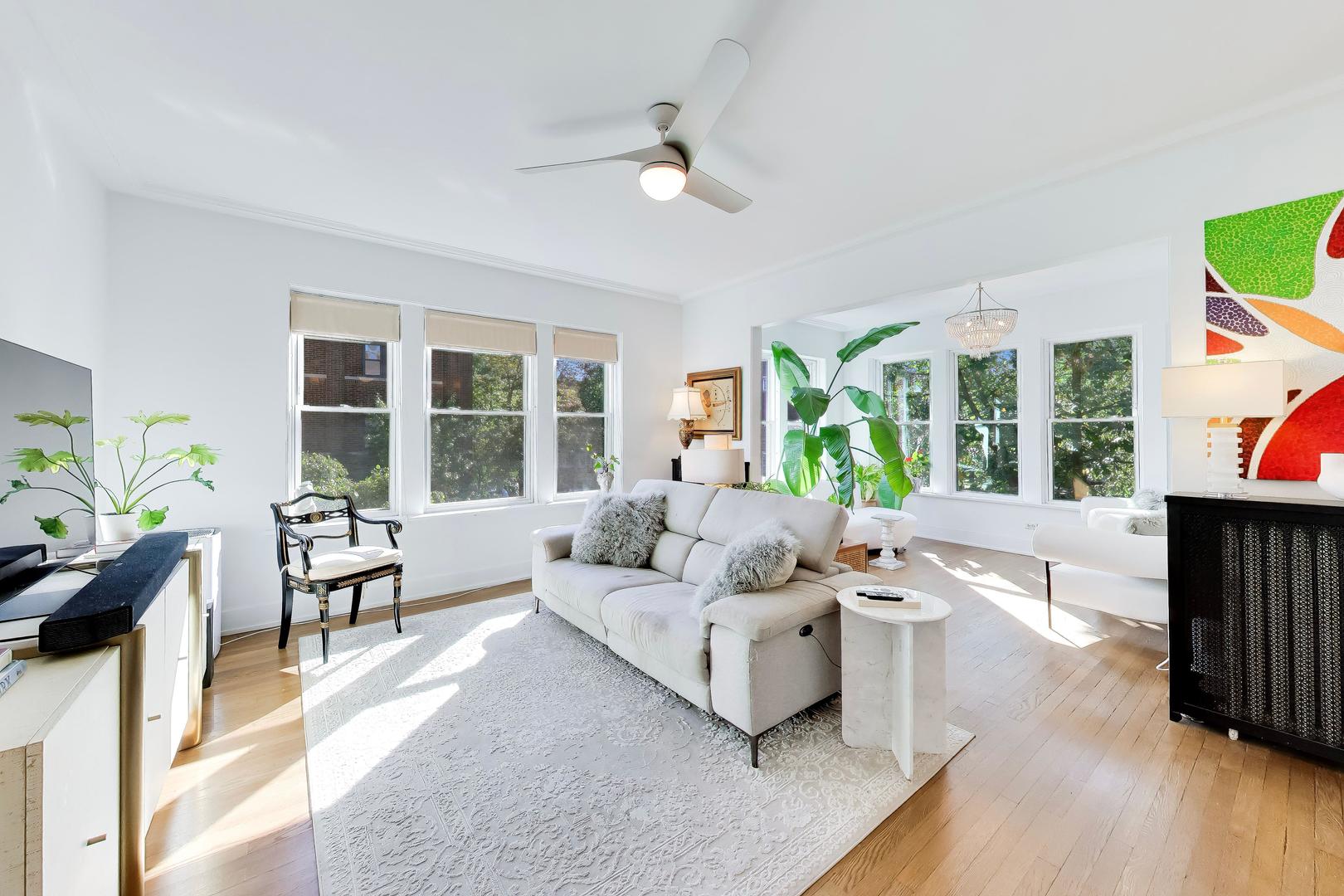 5853 N GLENWOOD Avenue Unit: 2S