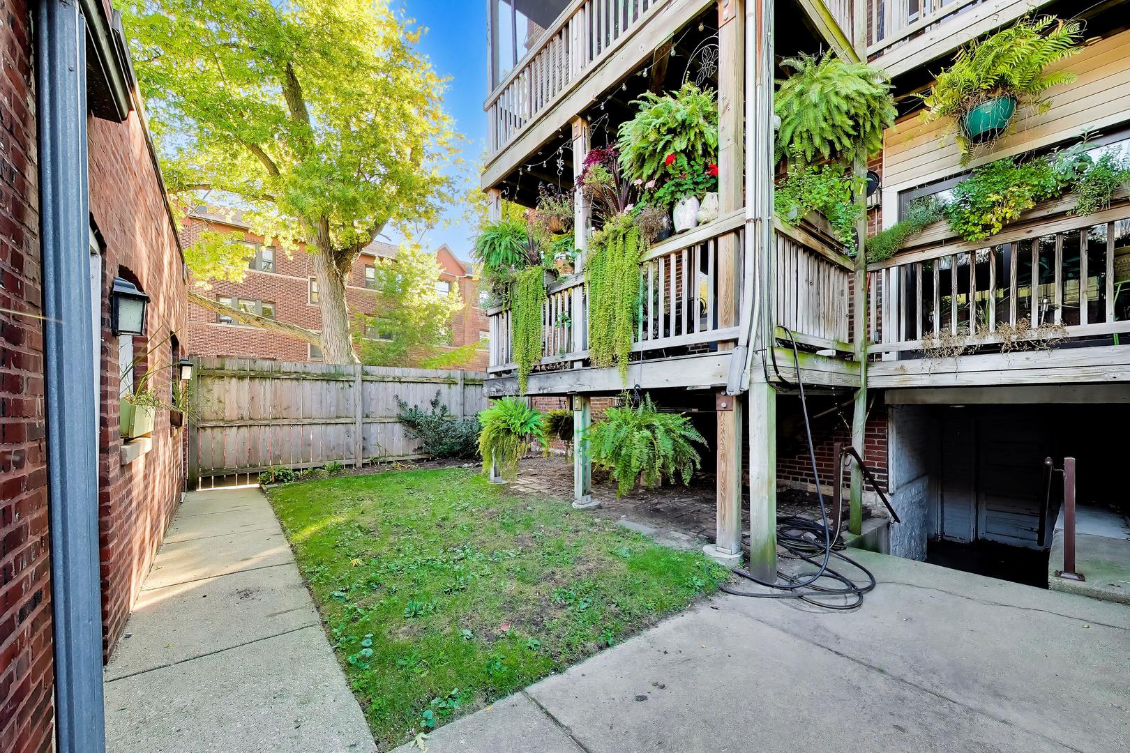 5853 N GLENWOOD Avenue Unit: 2S