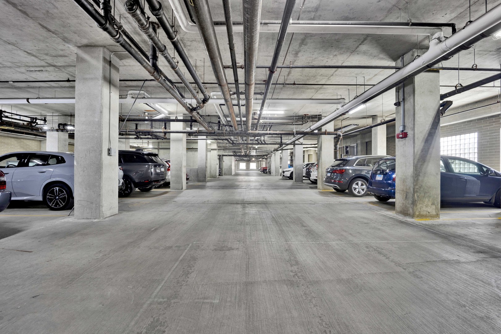 1122 W Catalpa Avenue Unit: 606