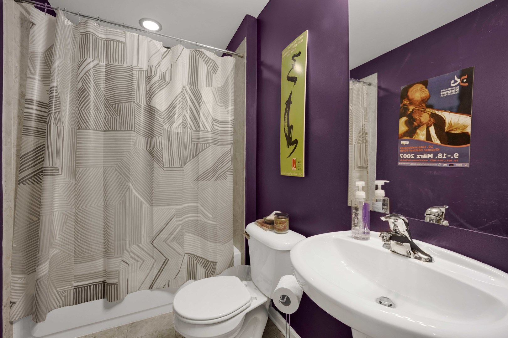 1122 W Catalpa Avenue Unit: 606