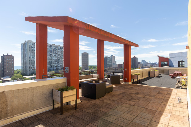 1122 W Catalpa Avenue Unit: 606