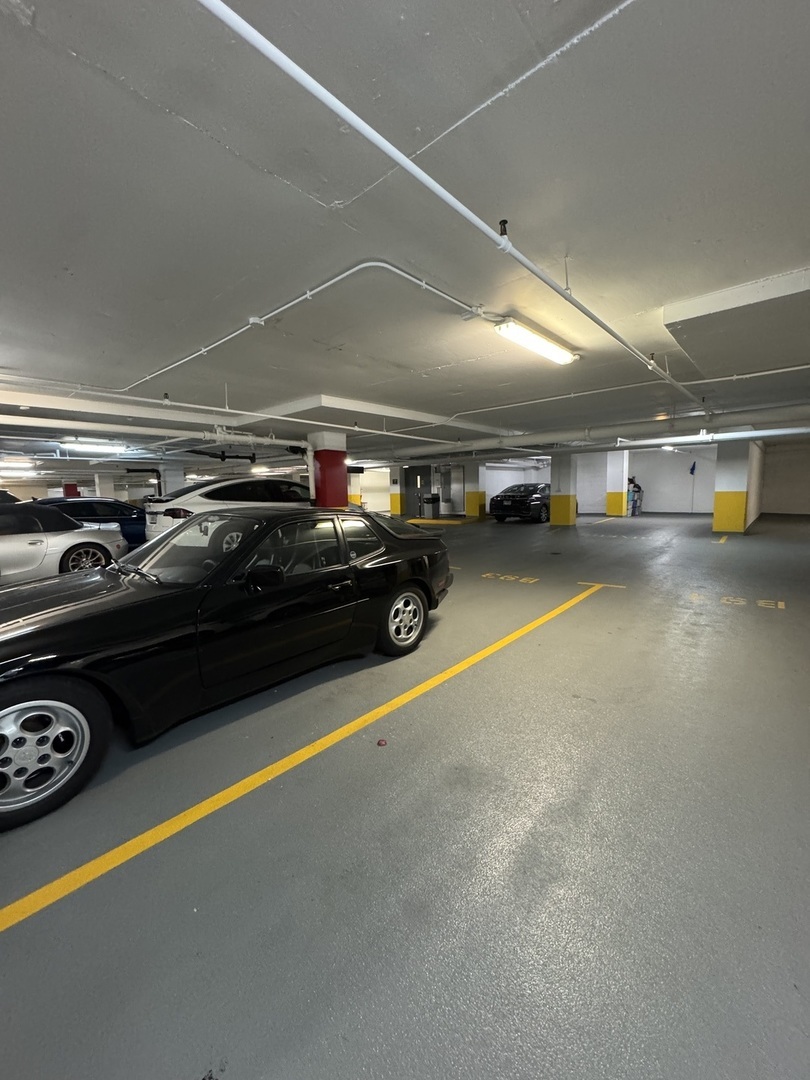 405 N Wabash Avenue Unit: B93