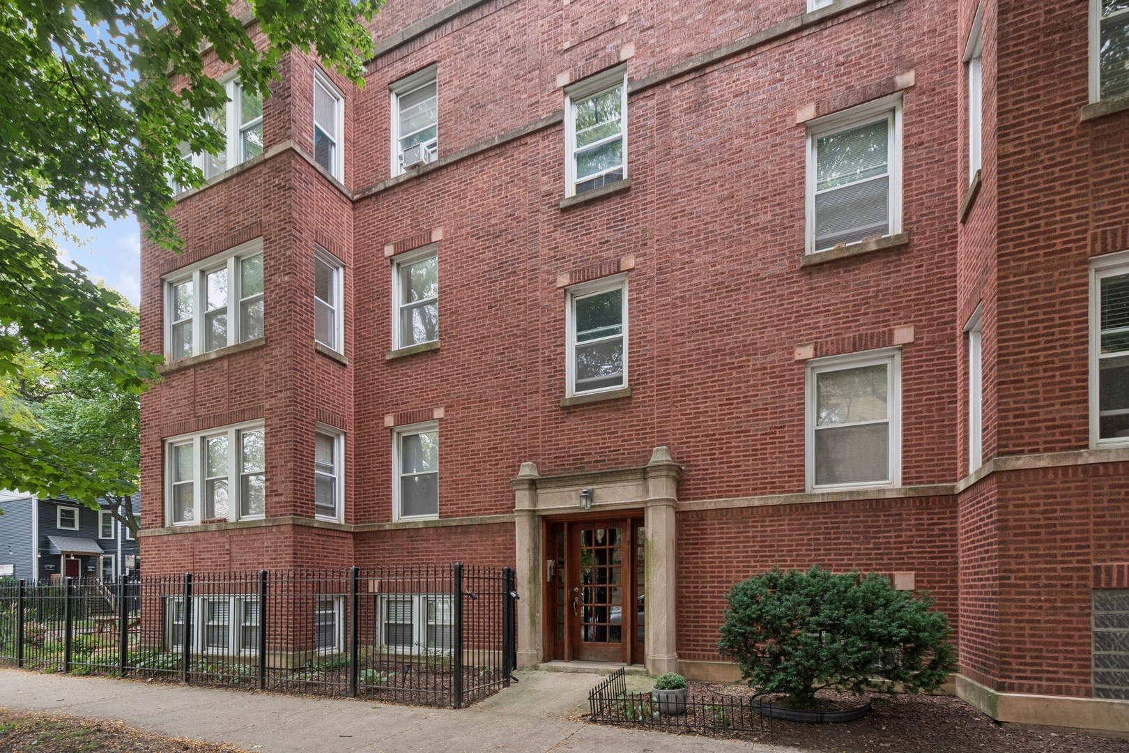 3701 W Cullom Avenue Unit: 2B