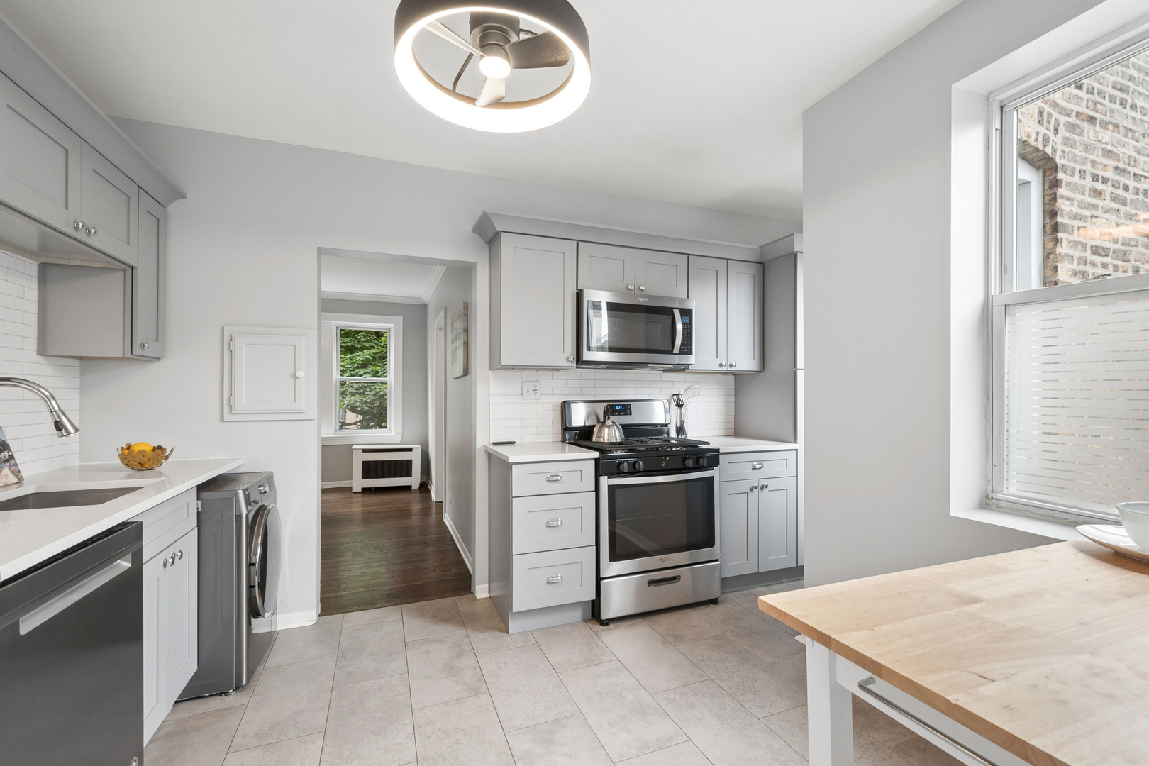 3701 W Cullom Avenue Unit: 2B