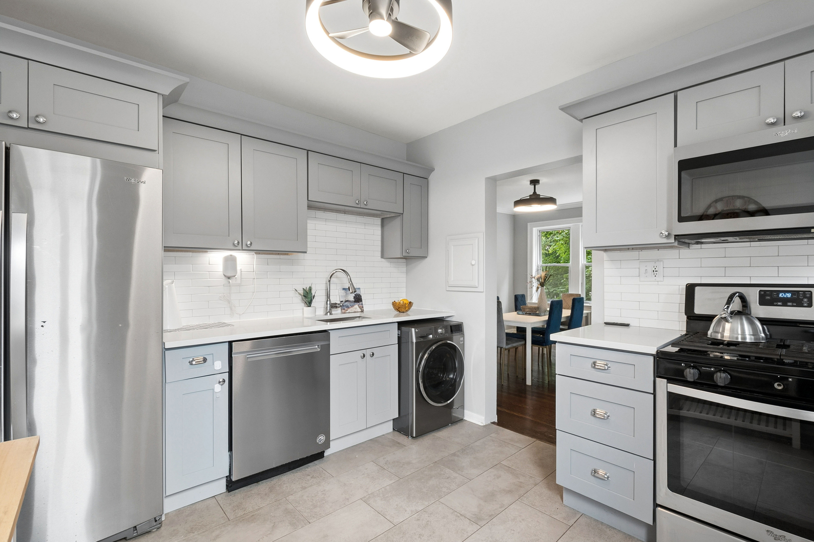 3701 W Cullom Avenue Unit: 2B