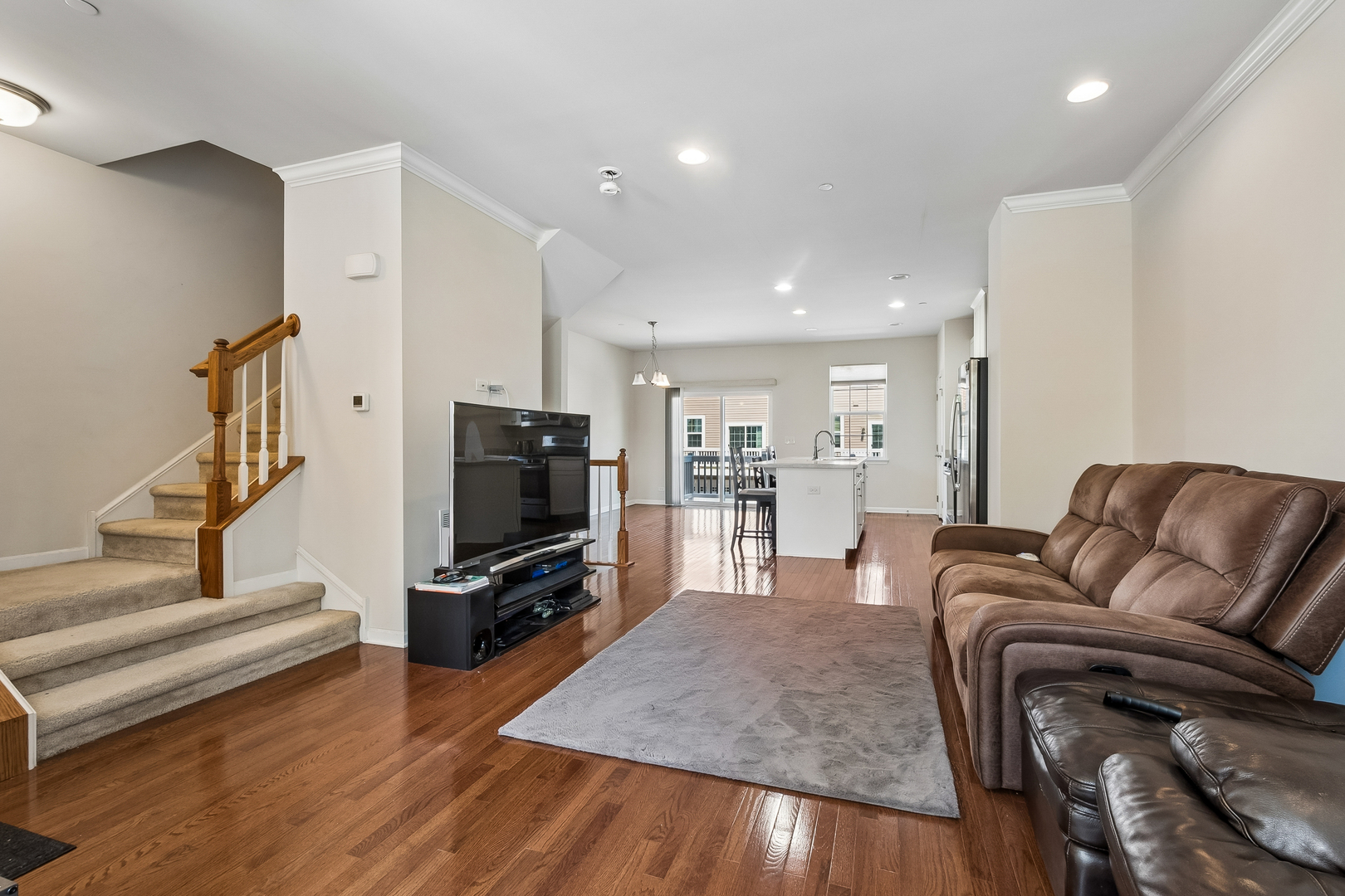 69 Nicholas Drive W