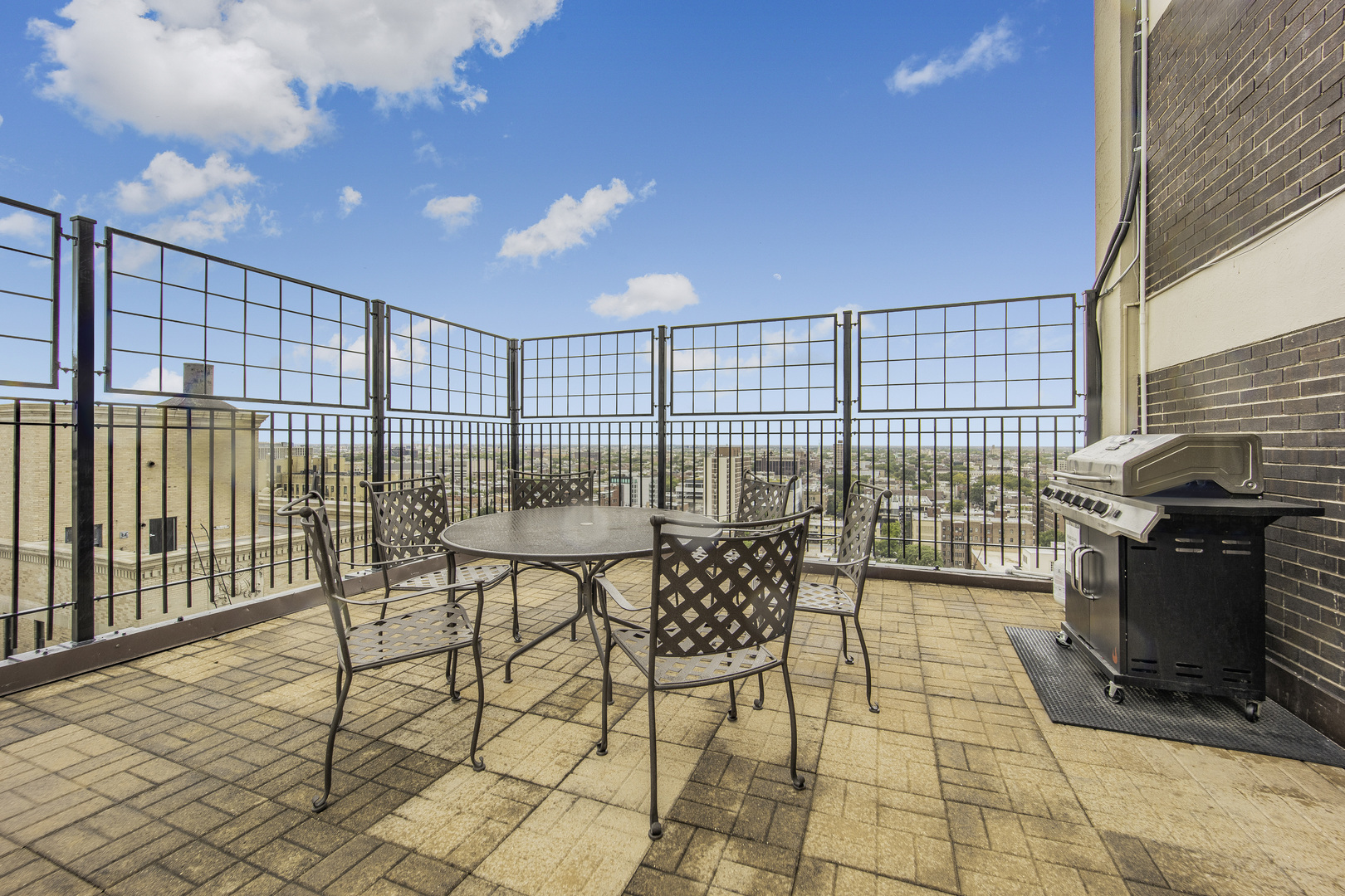 3110 N Sheridan Road Unit: 1607