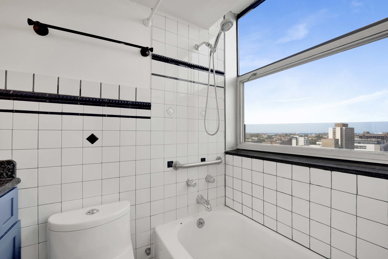 3110 N Sheridan Road Unit: 1607