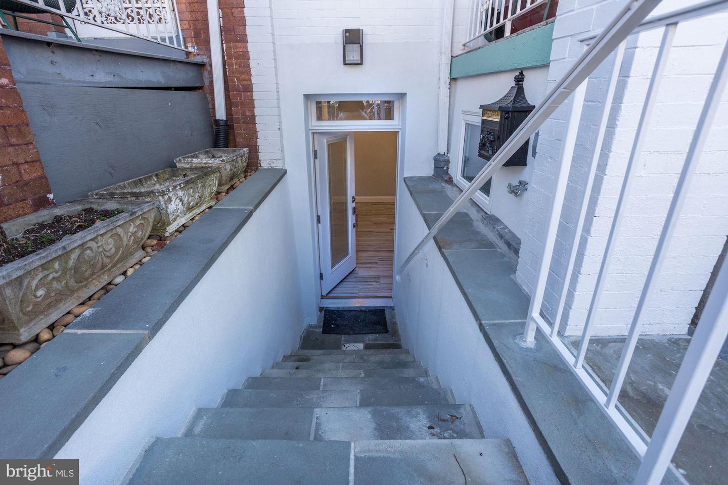 1416 Meridian Place NW Unit: B