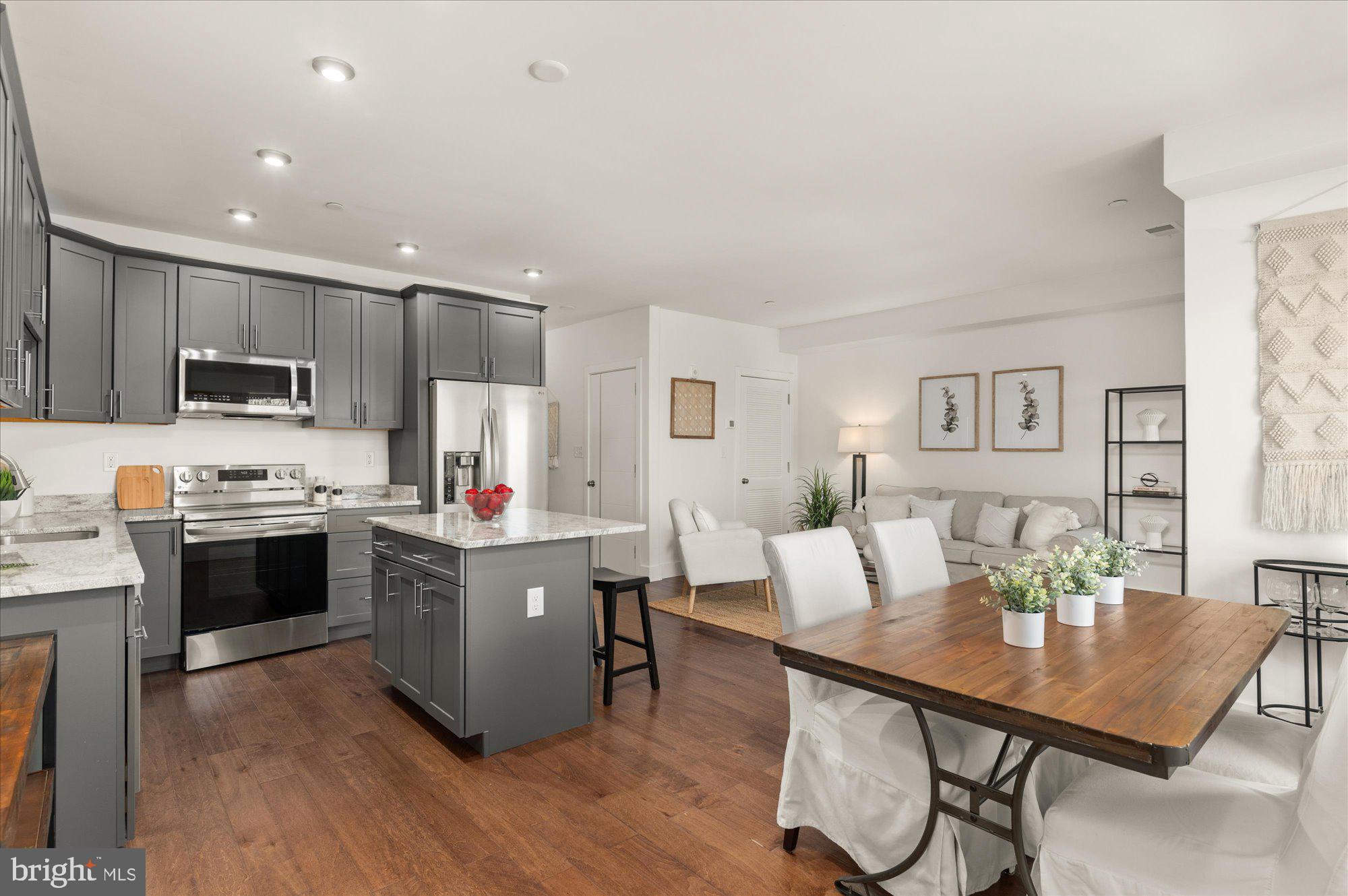 1940 3rd STREET NE Unit: 2