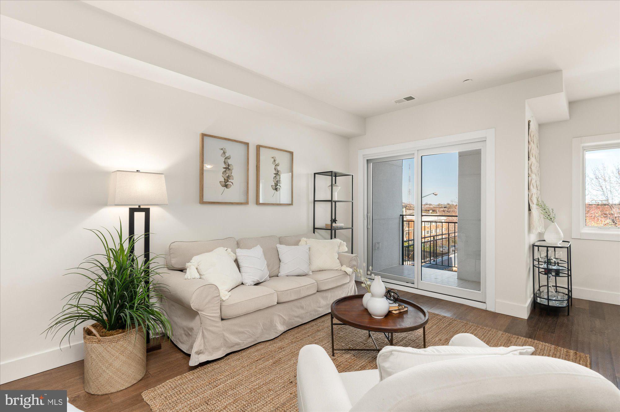 1940 3rd STREET NE Unit: 2