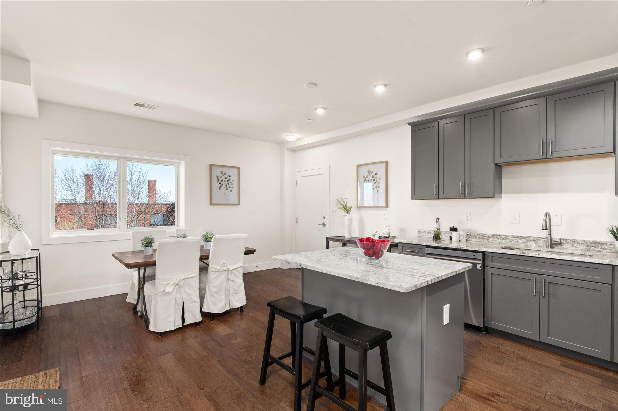 1940 3rd STREET NE Unit: 2