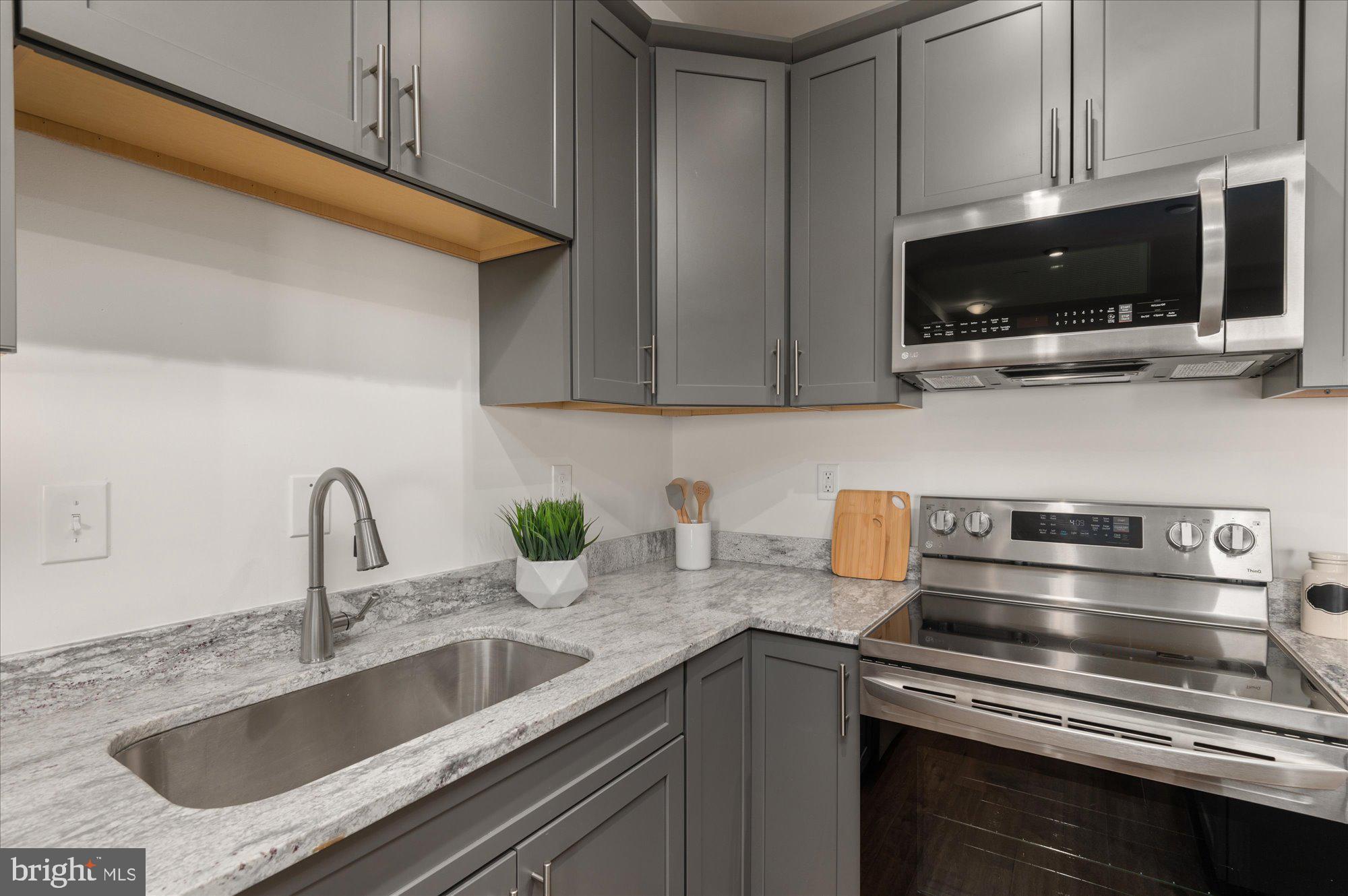 1940 3rd STREET NE Unit: 2