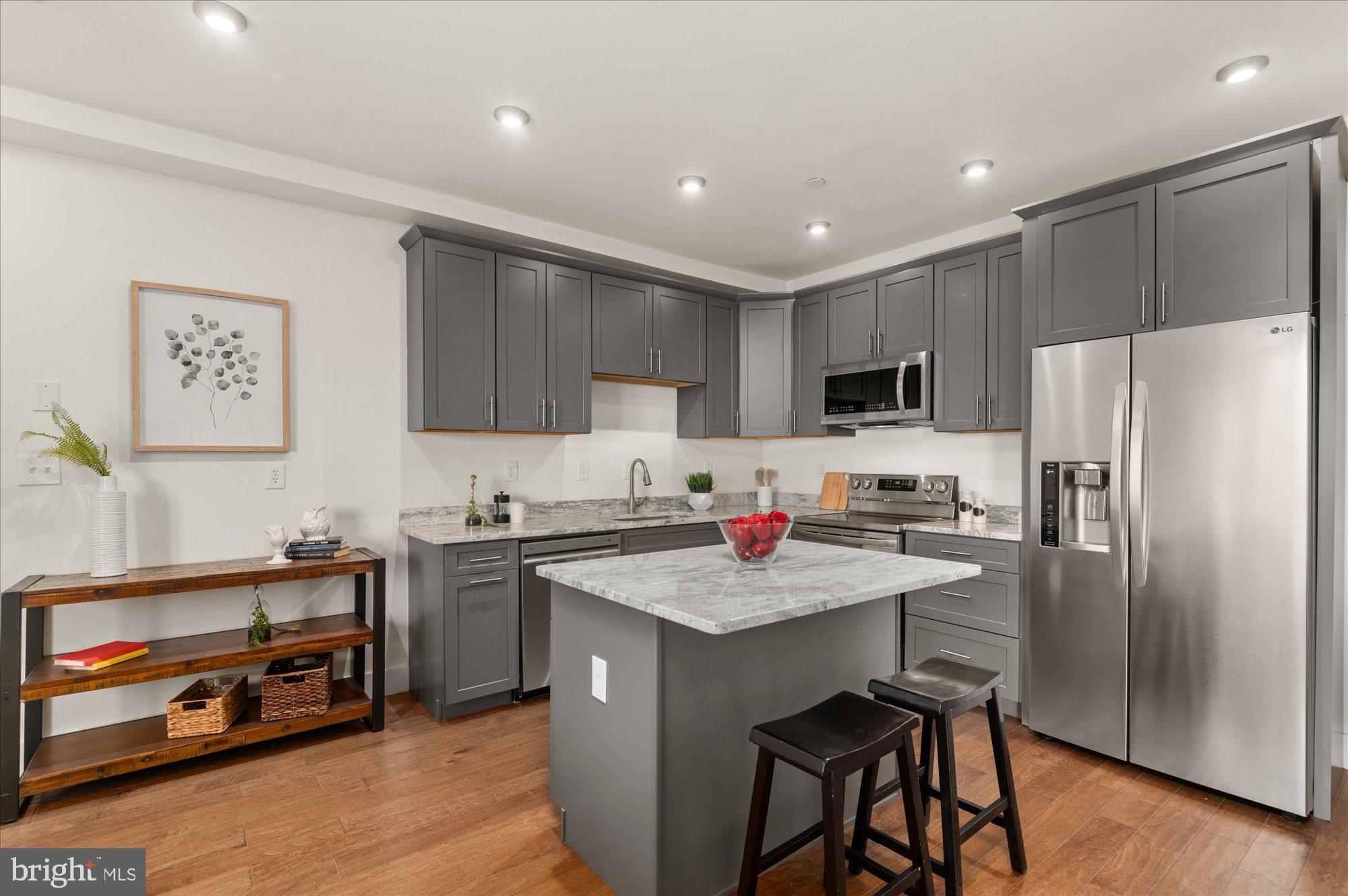 1940 3rd STREET NE Unit: 2