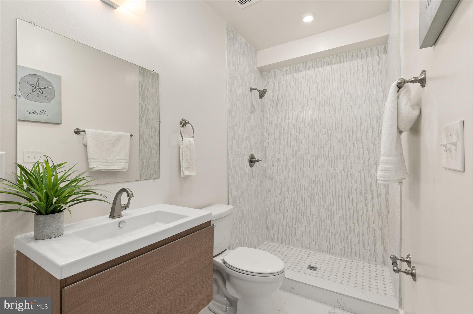 1940 3rd STREET NE Unit: 2