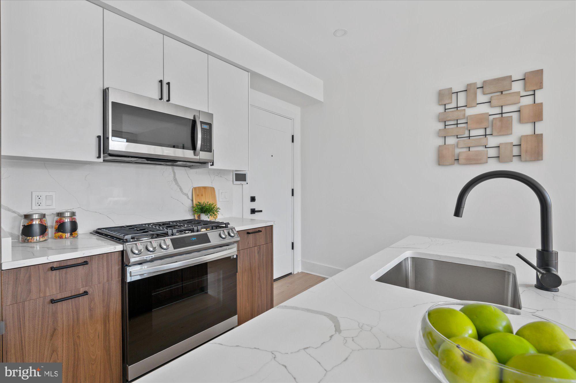 232 Hamilton STREET NW Unit: 2