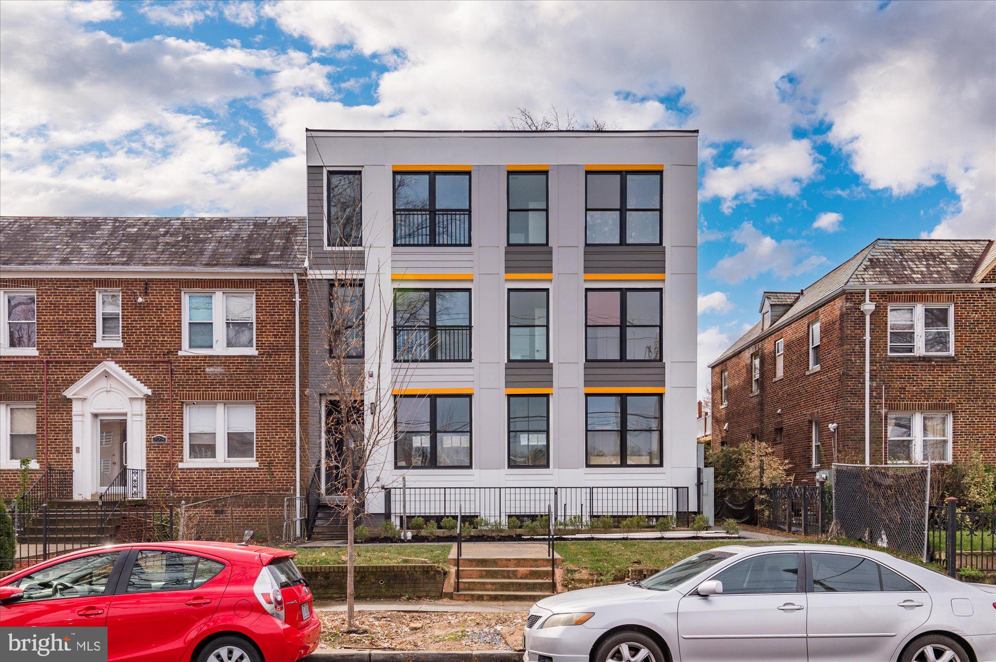 232 Hamilton STREET NW Unit: 2