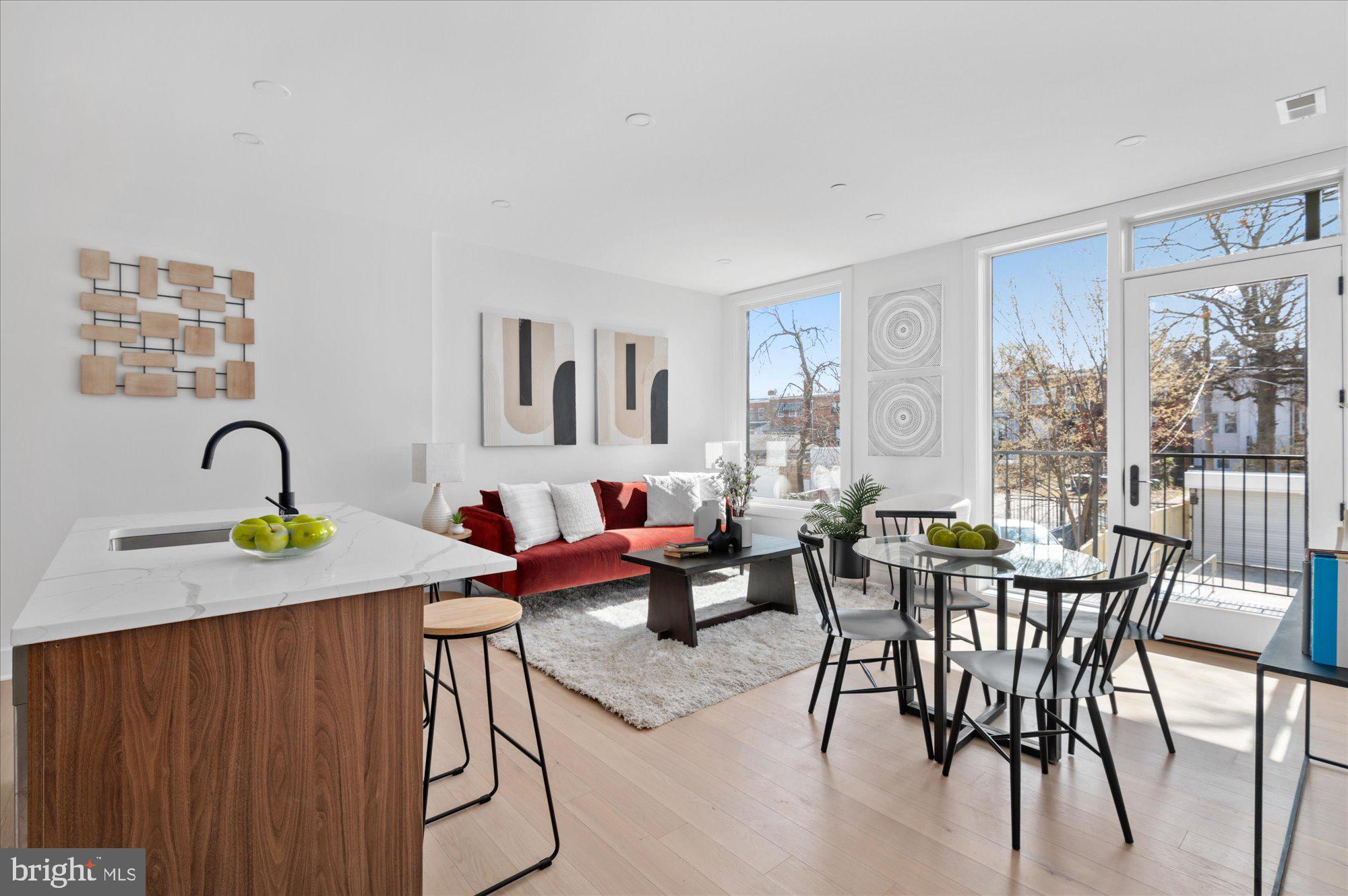 232 Hamilton STREET NW Unit: 1