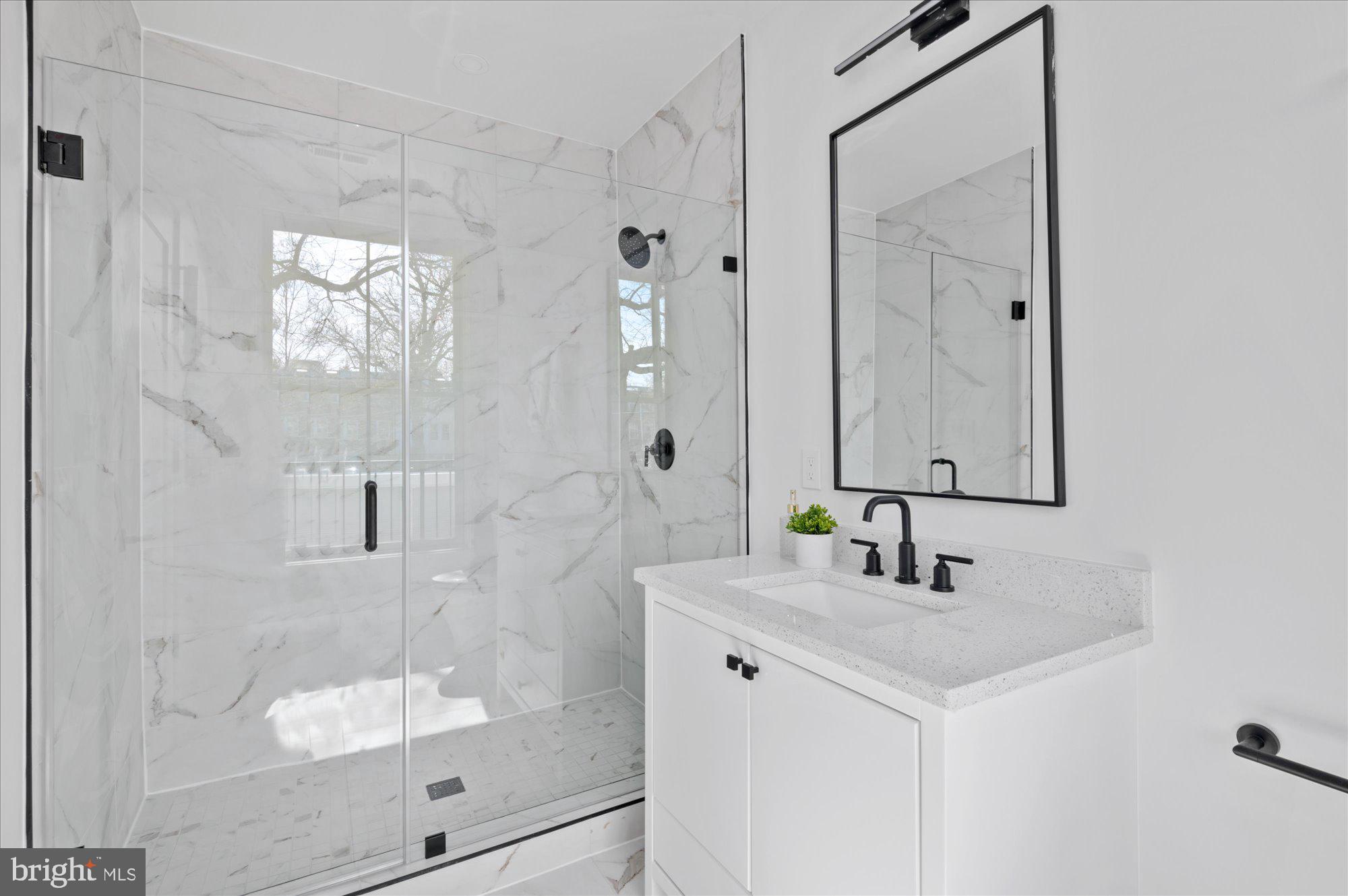 232 Hamilton STREET NW Unit: 1