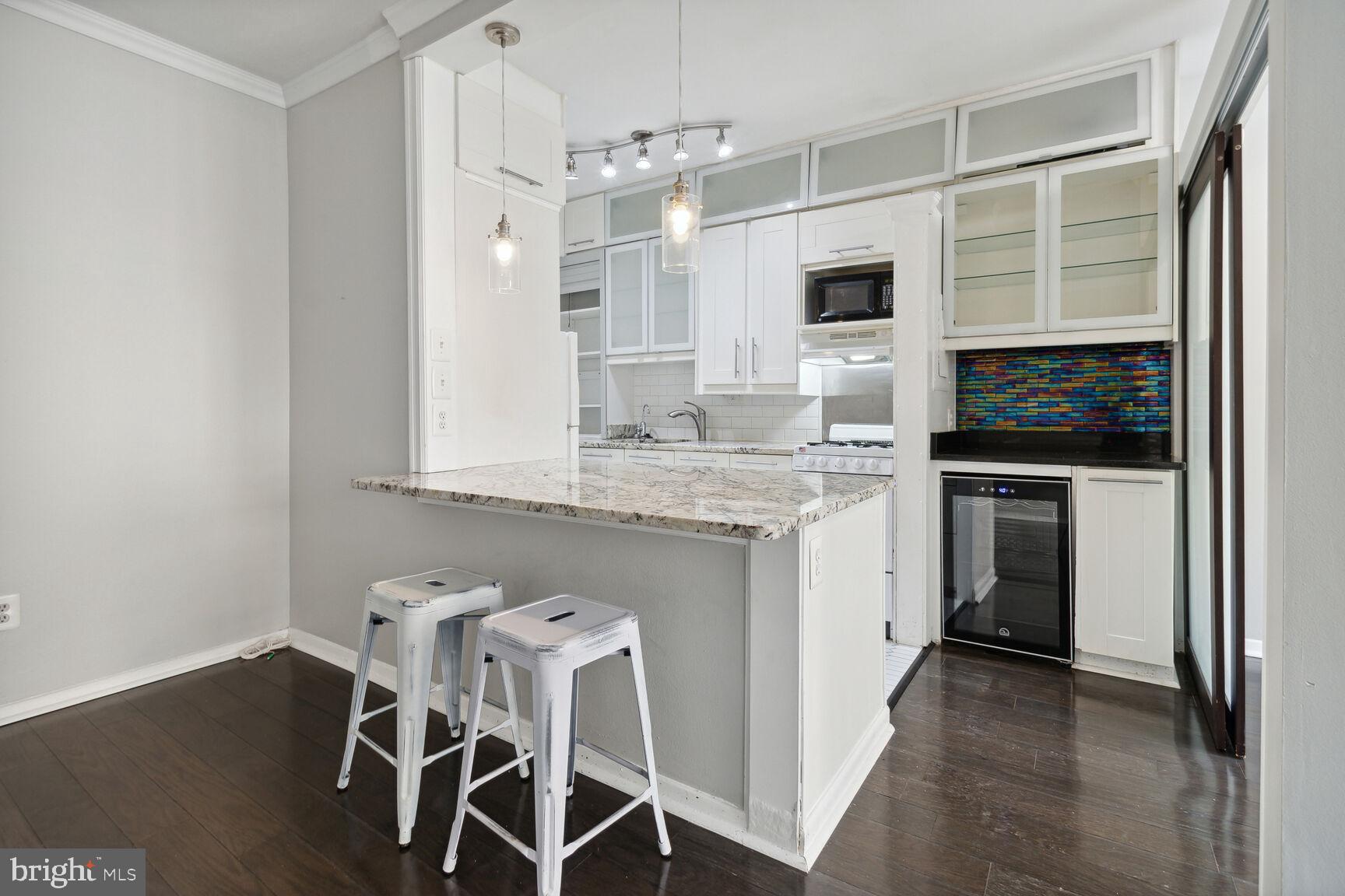 1711 Massachusetts Avenue NW Unit: 323