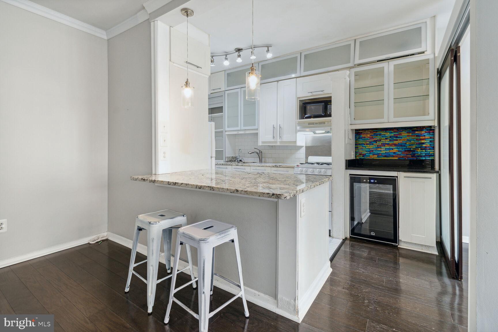 1711 Massachusetts Avenue NW Unit: 323