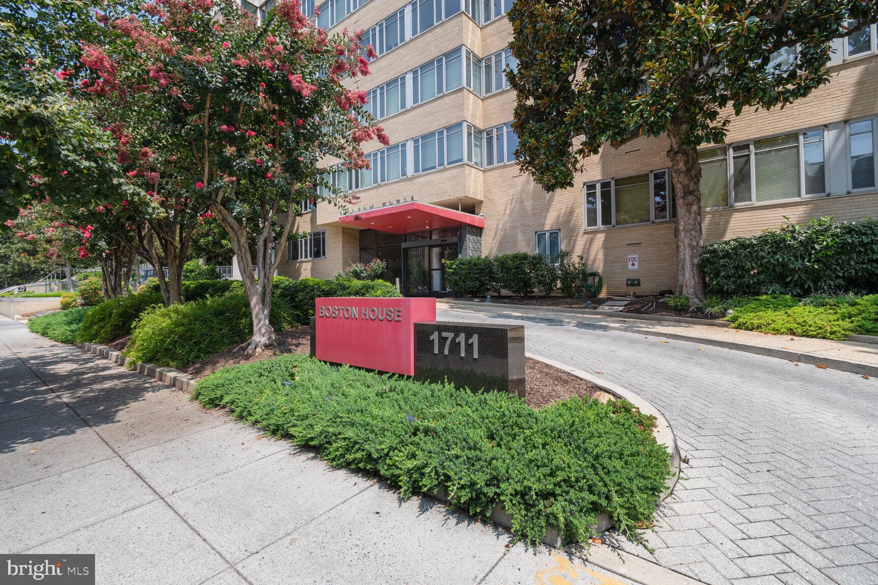 1711 Massachusetts Avenue NW Unit: 323