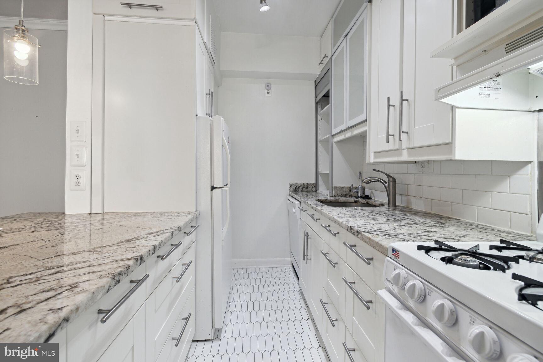 1711 Massachusetts Avenue NW Unit: 323