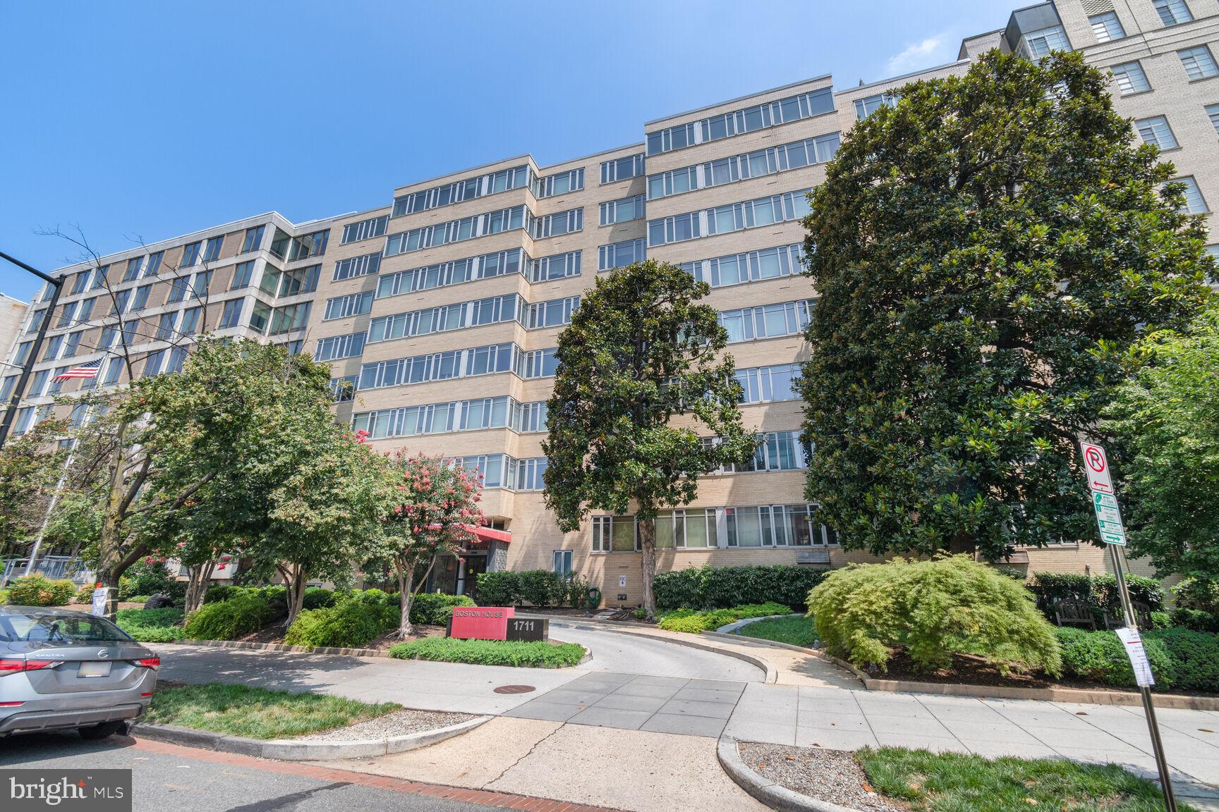 1711 Massachusetts Avenue NW Unit: 323