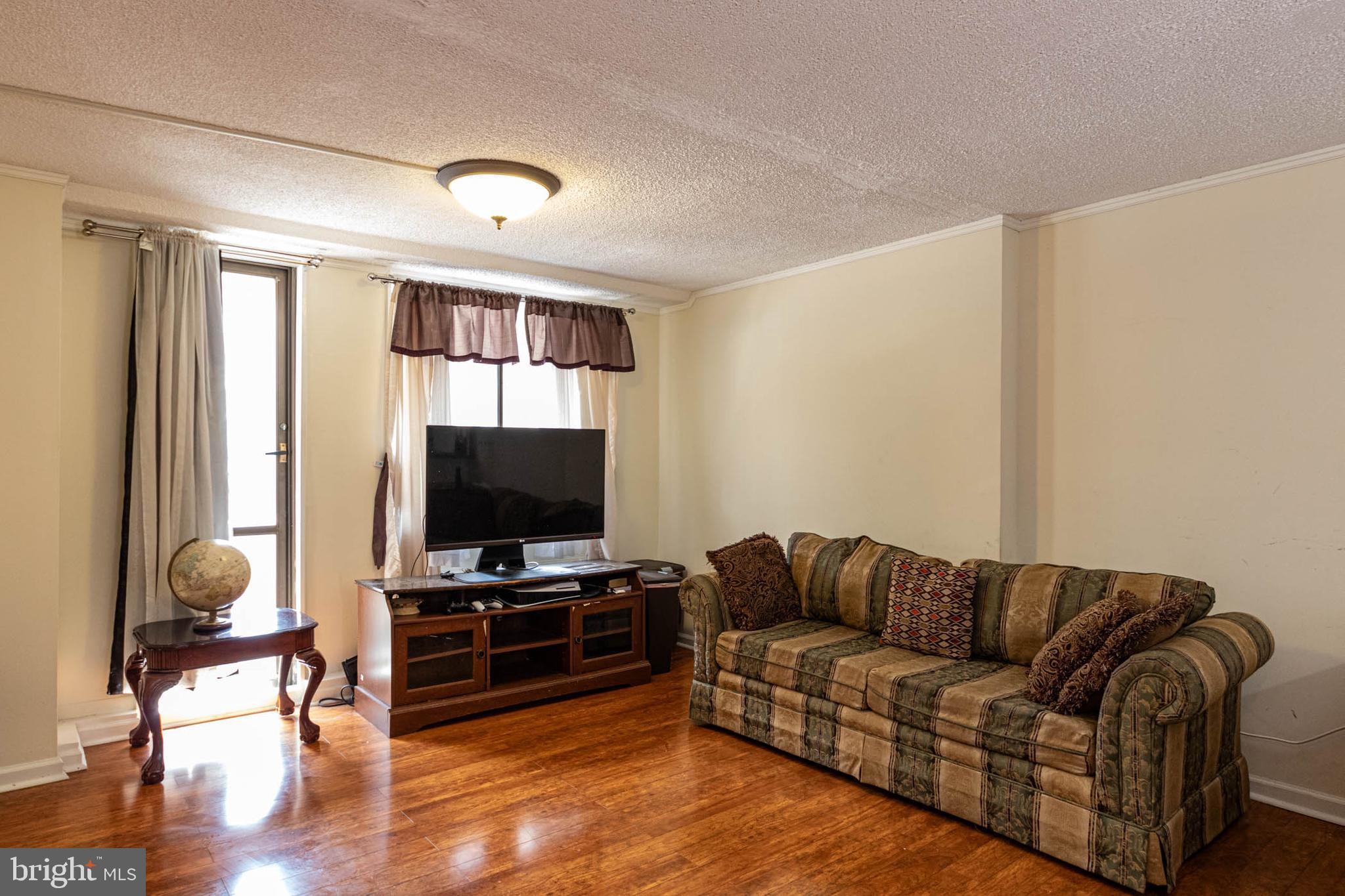 1325 18th St NW #207