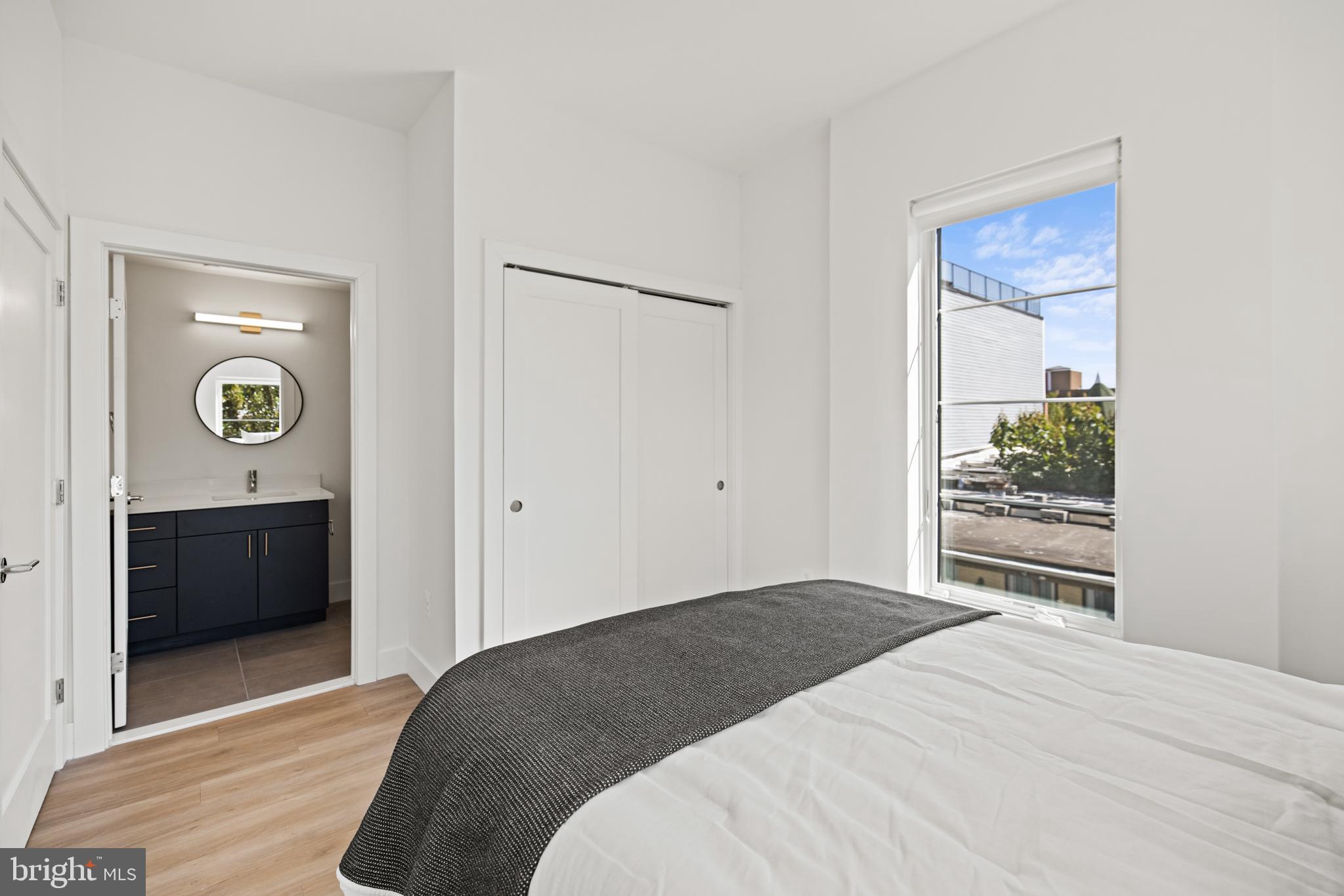 2310 4th STREET NE Unit: 20