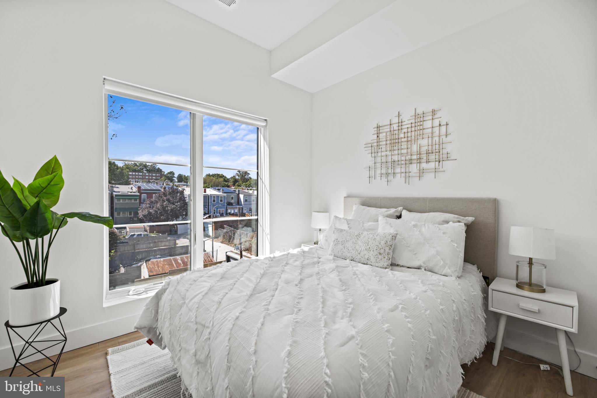 2310 4th STREET NE Unit: 20